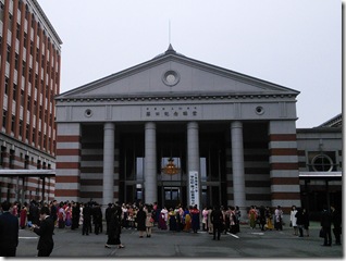 広島国際大学に袴の出張着付 (2)