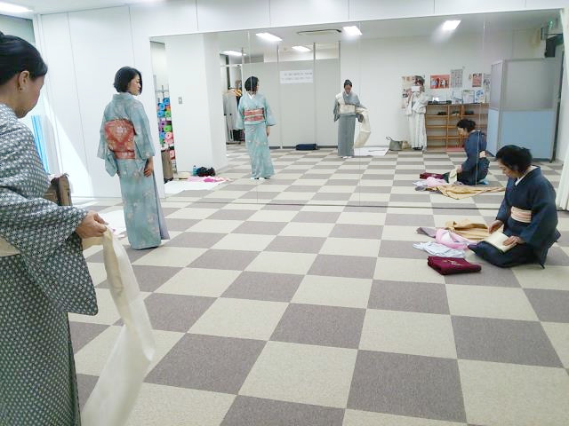 広島リビングカルチャーで着物教室