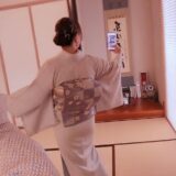 ブルーとピンクの総絞り小紋で華やかに|袋帯を合わせた着物コーディネート