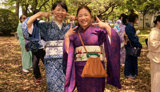 昨年５月のフラワーフェスティバルのパレードに和装で参加したな～